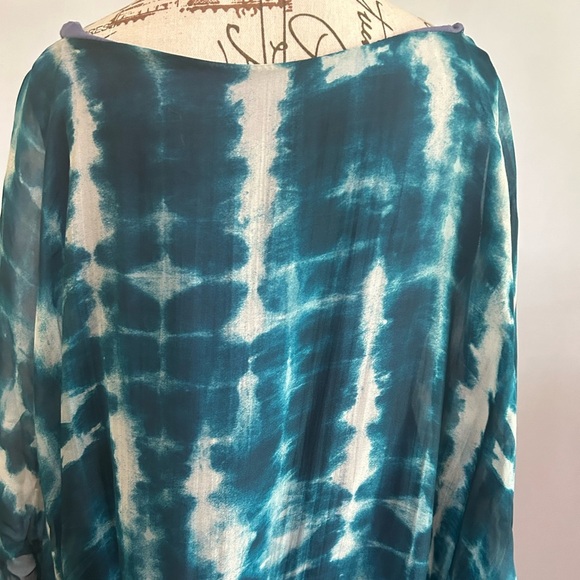 Scandal Teal Tie-Dye Women's Blouse. Tank under. One size. Made in Italy. - Picture 7 of 10
